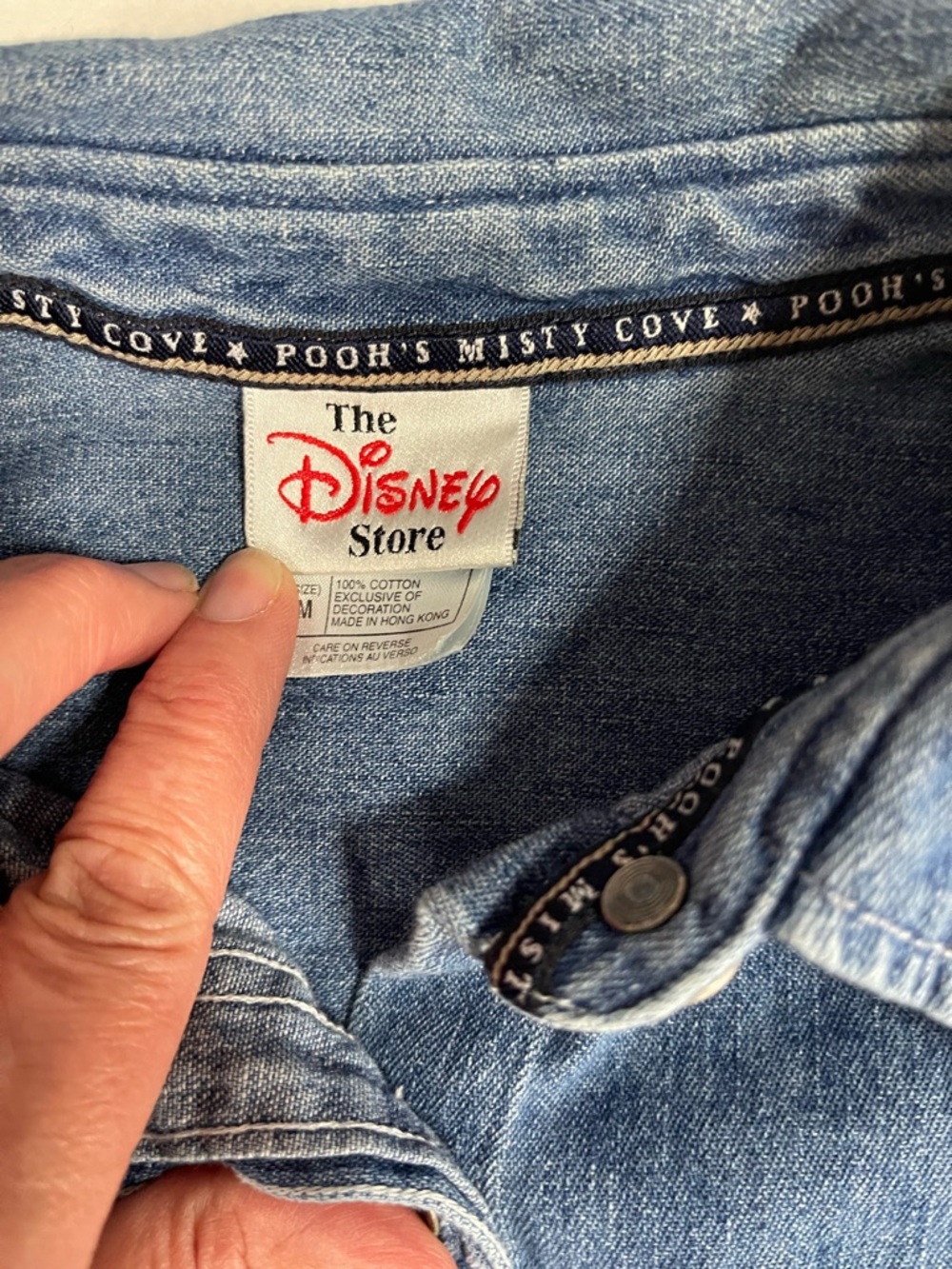 DISNEY Pooh’s Misty Cove Embroidered Denim Shirt medium - Picture 4 of 6